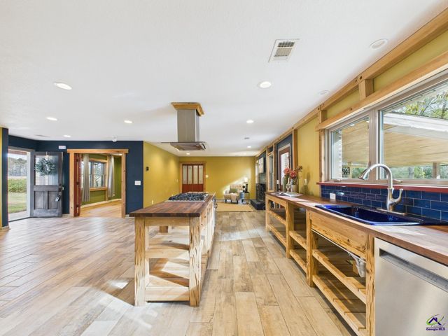 312 Henson Road, Hawkinsville, GA 31036