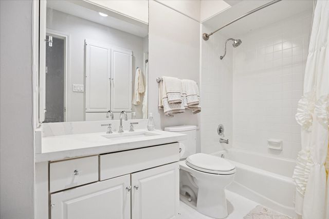 5818 Valley Forge Drive, Houston, TX 77057