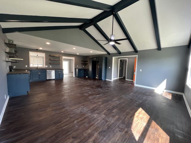 120 Lake Point Dr, Gallatin, TN 37066