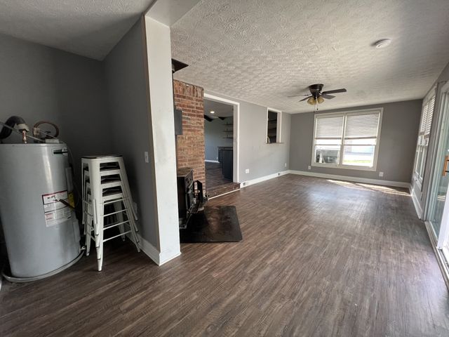 120 Lake Point Dr, Gallatin, TN 37066