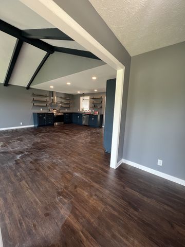 120 Lake Point Dr, Gallatin, TN 37066
