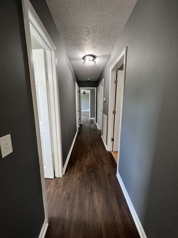 120 Lake Point Dr, Gallatin, TN 37066