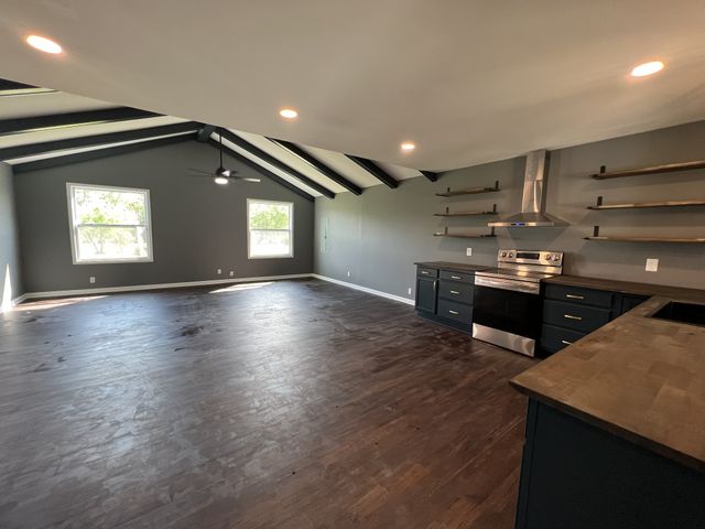 120 Lake Point Dr, Gallatin, TN 37066