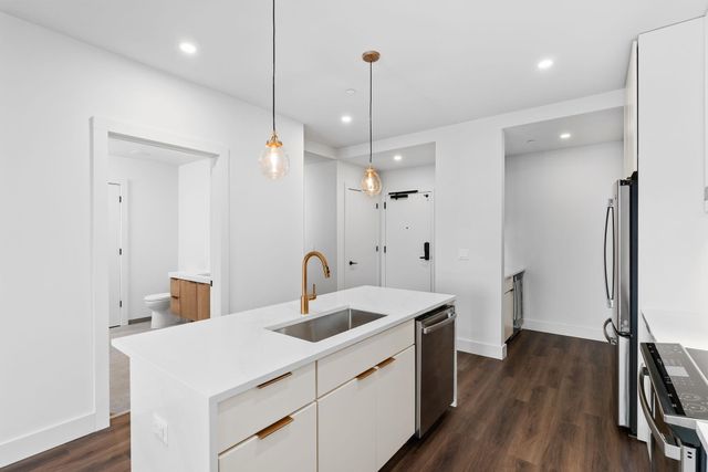 125 Cambrian Way Unit 611, Burlington, VT 05401