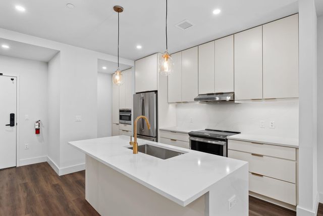 125 Cambrian Way Unit 611, Burlington, VT 05401