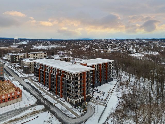 125 Cambrian Way Unit 611, Burlington, VT 05401