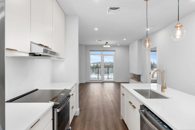 125 Cambrian Way Unit 611, Burlington, VT 05401