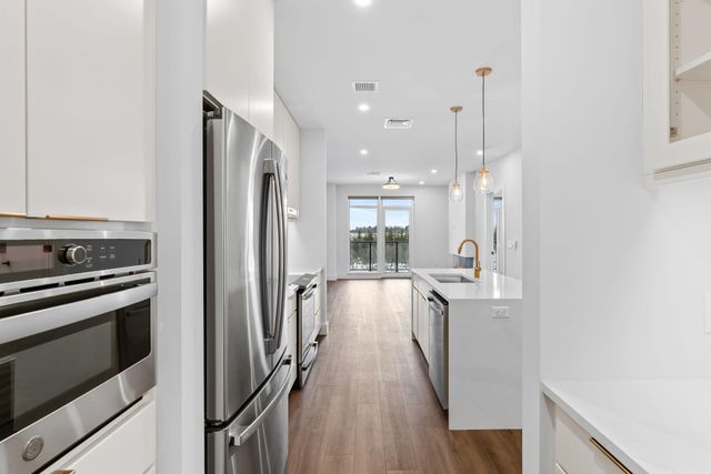 125 Cambrian Way Unit 611, Burlington, VT 05401