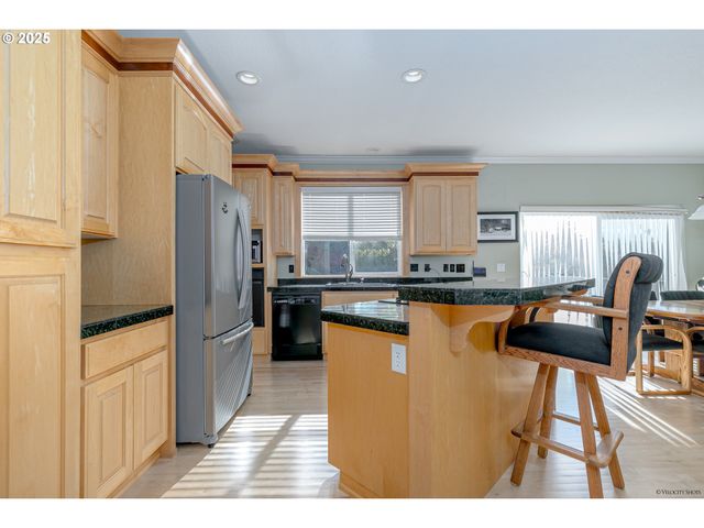 14732 Se DUKE St, Portland, OR 97236