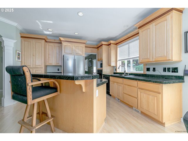 14732 Se DUKE St, Portland, OR 97236