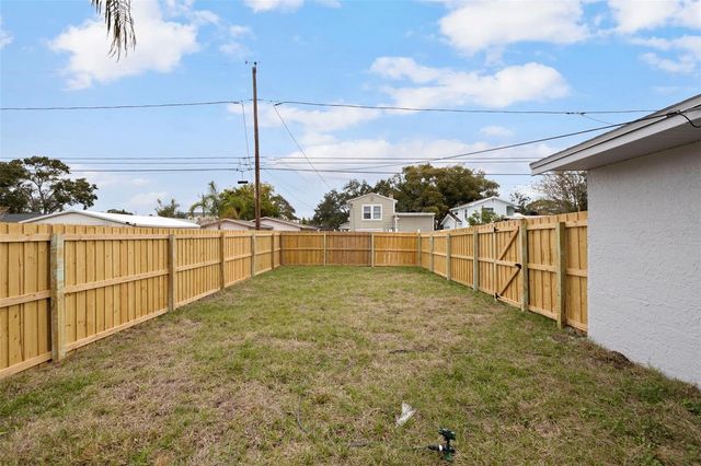 935 47TH AVENUE N, St Petersburg, FL 33703