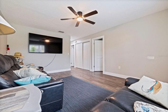 935 47TH AVENUE N, St Petersburg, FL 33703