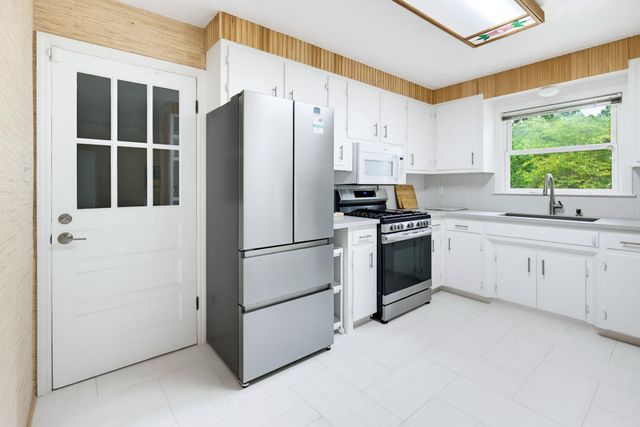 107 Luther Place, Spartanburg, SC 29301