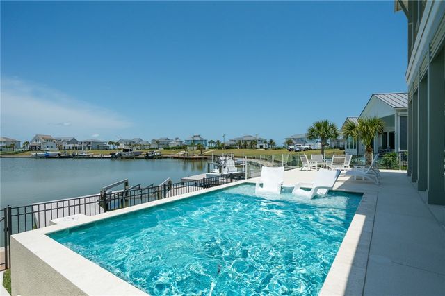 106 Bismarck, Rockport, TX 78382