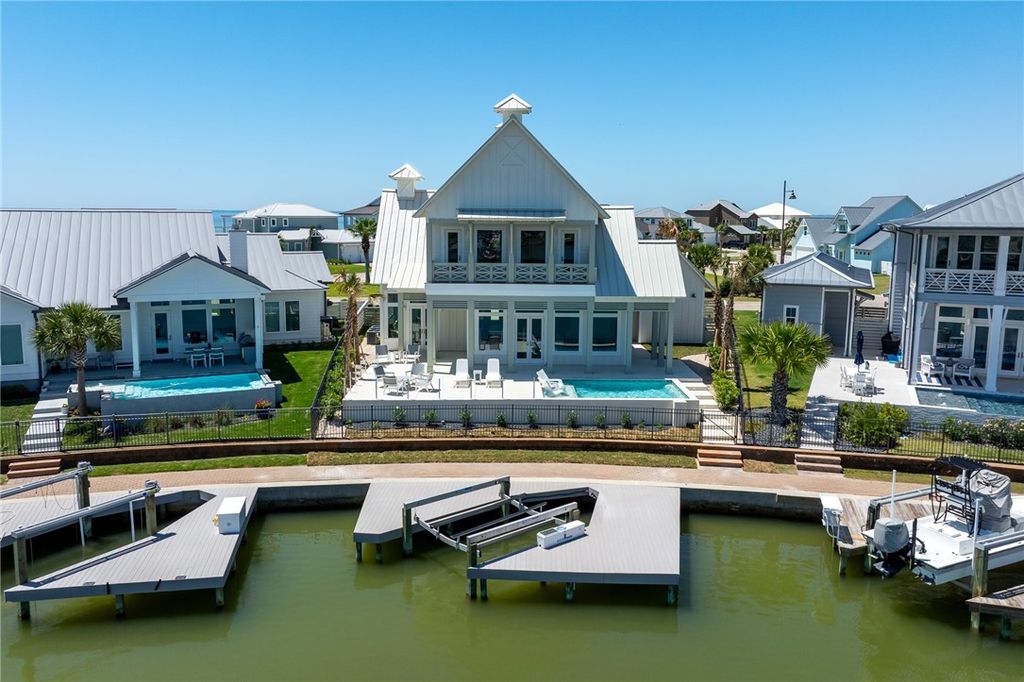 106 Bismarck, Rockport, TX 78382