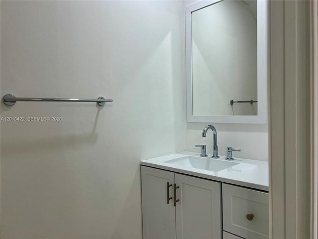 982 Sevilla Cir 982, Weston, FL 33326