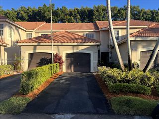 982 Sevilla Cir 982, Weston, FL 33326