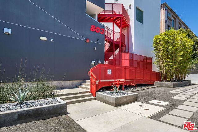 803 Wilcox Avenue 7, Los Angeles, CA 90038