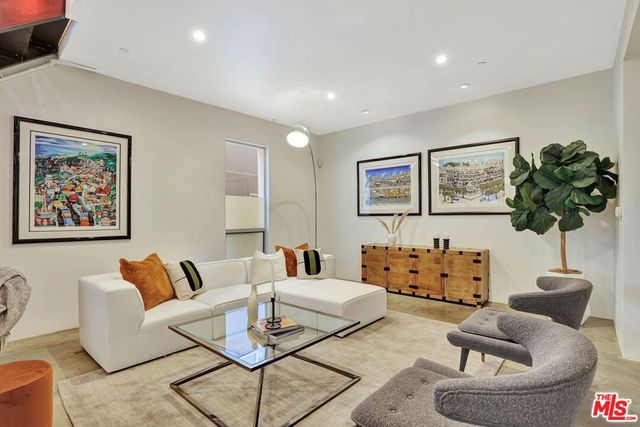 803 Wilcox Avenue 7, Los Angeles, CA 90038