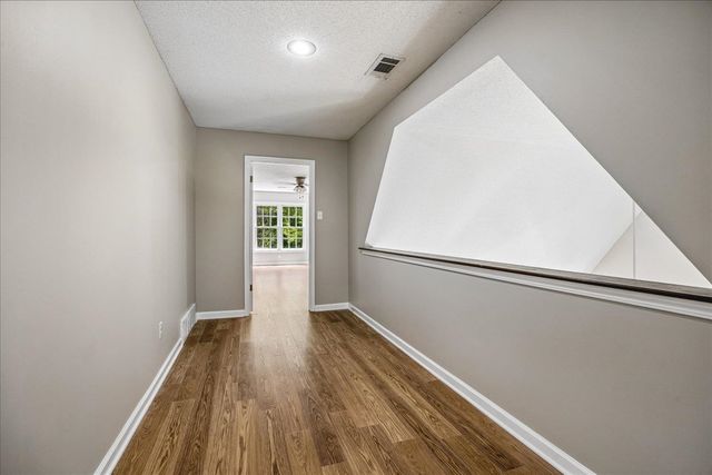 9324 OAK KNOLL CV, Cordova, TN 38018