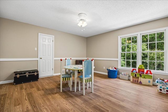 9324 OAK KNOLL CV, Cordova, TN 38018