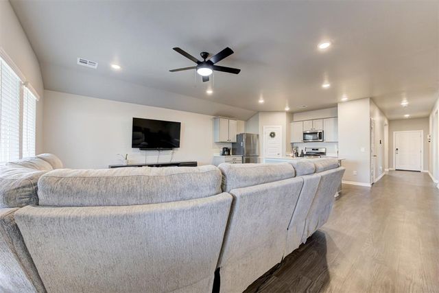 10401 NW 26th Street, Yukon, OK 73099