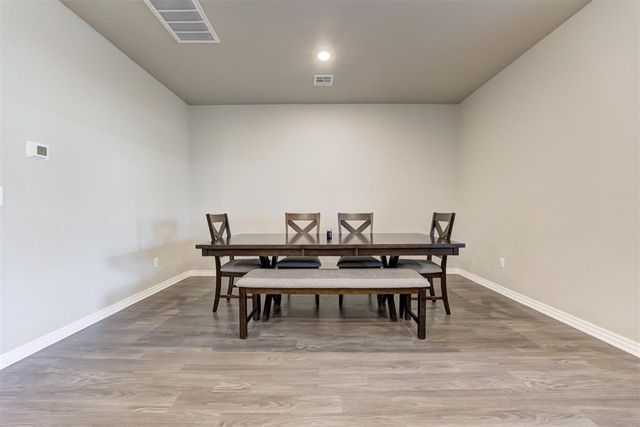 10401 NW 26th Street, Yukon, OK 73099