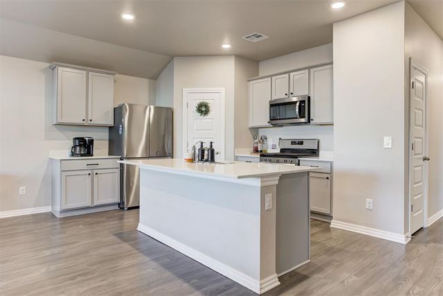 10401 NW 26th Street, Yukon, OK 73099