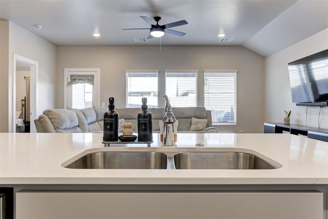 10401 NW 26th Street, Yukon, OK 73099