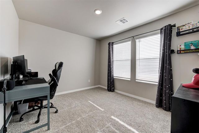 10401 NW 26th Street, Yukon, OK 73099