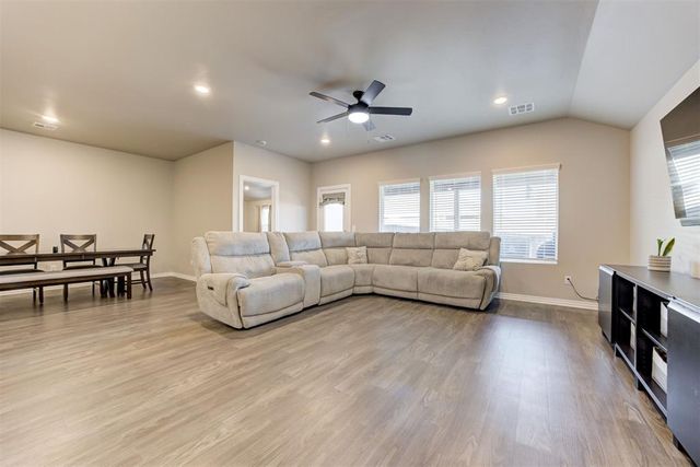 10401 NW 26th Street, Yukon, OK 73099