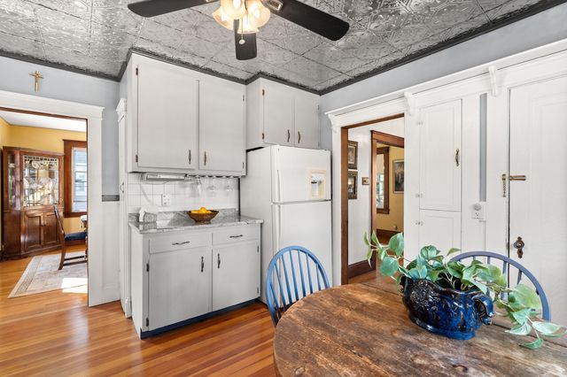 132 Luce St, Lowell, MA 01852