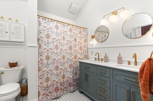 132 Luce St, Lowell, MA 01852