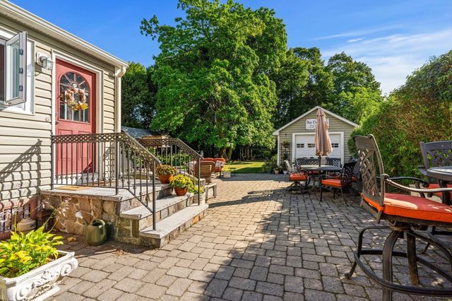 132 Luce St, Lowell, MA 01852