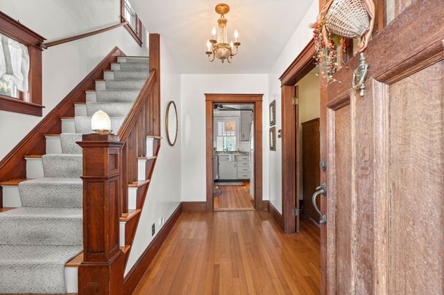 132 Luce St, Lowell, MA 01852