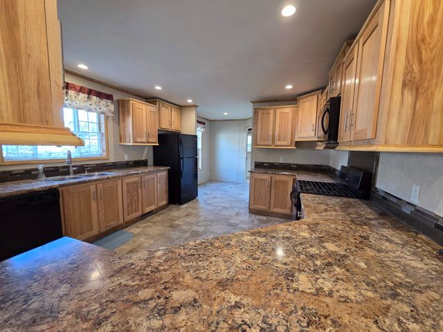 41 Lunar Drive, Canaan, NH 03741