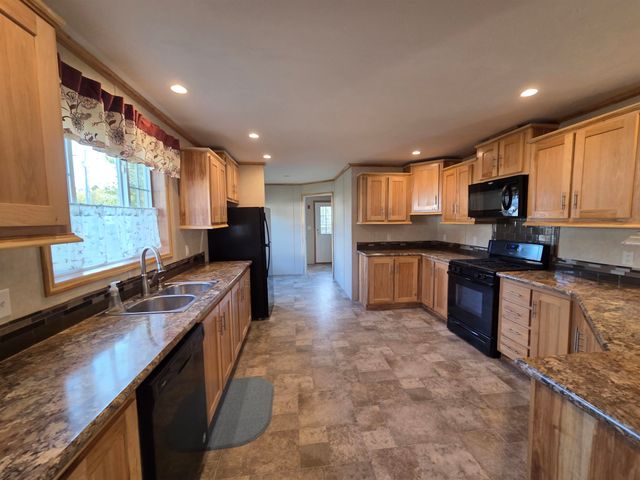 41 Lunar Drive, Canaan, NH 03741