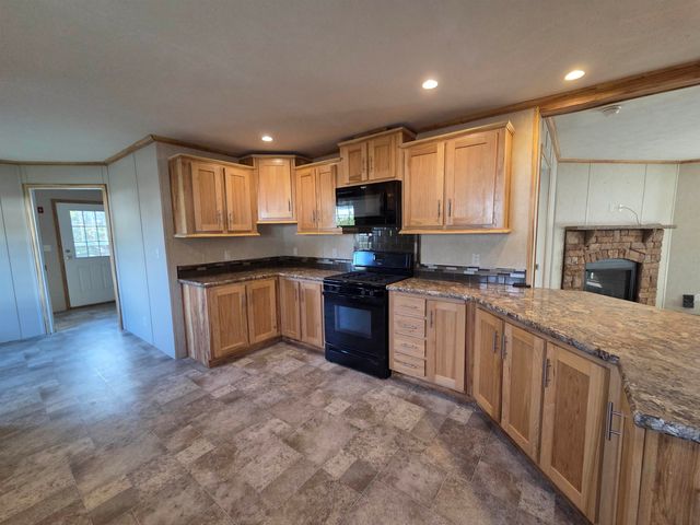 41 Lunar Drive, Canaan, NH 03741