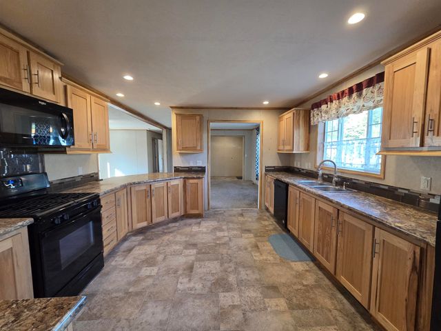 41 Lunar Drive, Canaan, NH 03741