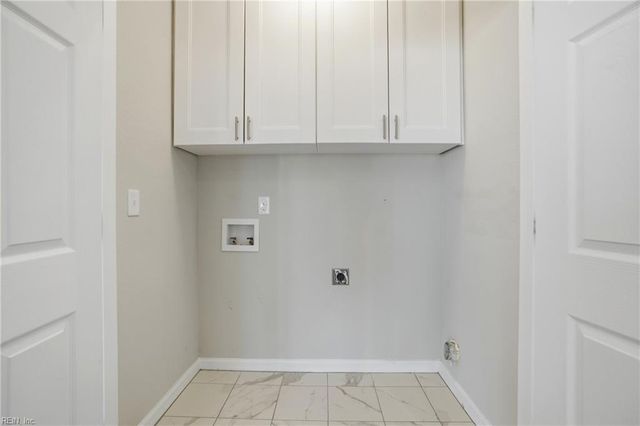 1011 Melton ST, Chesapeake, VA 23324