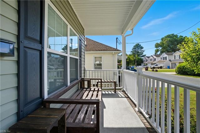 1011 Melton ST, Chesapeake, VA 23324