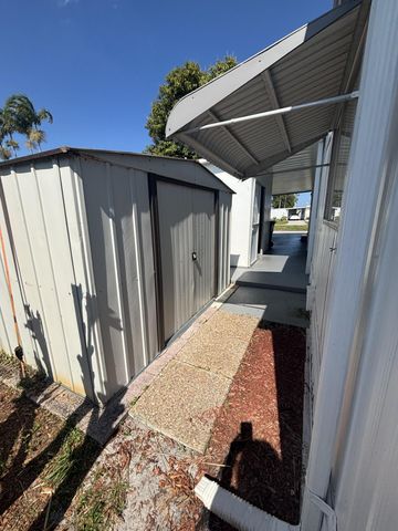 6445 Cypress Lane, Atlantis, FL 33462
