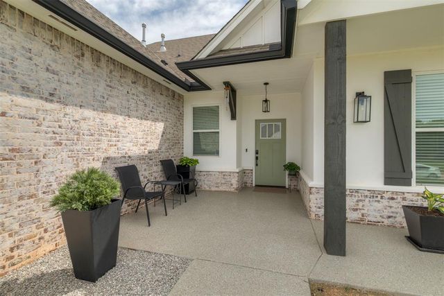 2308 W Mickey Drive, Mustang, OK 73064