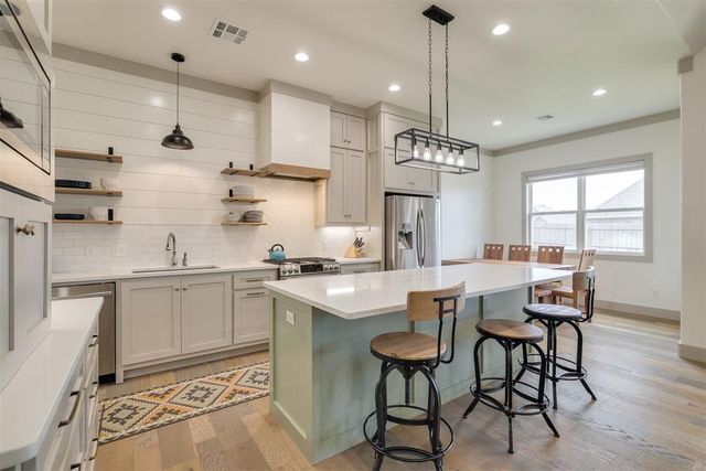 2308 W Mickey Drive, Mustang, OK 73064