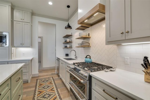 2308 W Mickey Drive, Mustang, OK 73064