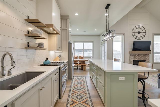 2308 W Mickey Drive, Mustang, OK 73064