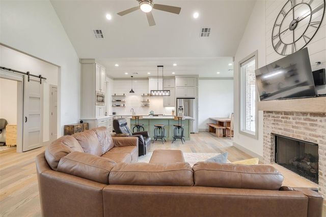 2308 W Mickey Drive, Mustang, OK 73064