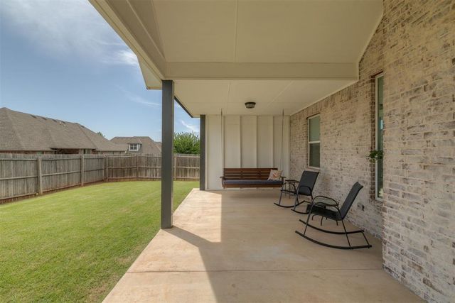 2308 W Mickey Drive, Mustang, OK 73064