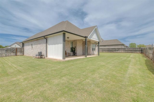 2308 W Mickey Drive, Mustang, OK 73064