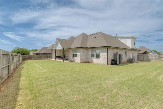 2308 W Mickey Drive, Mustang, OK 73064